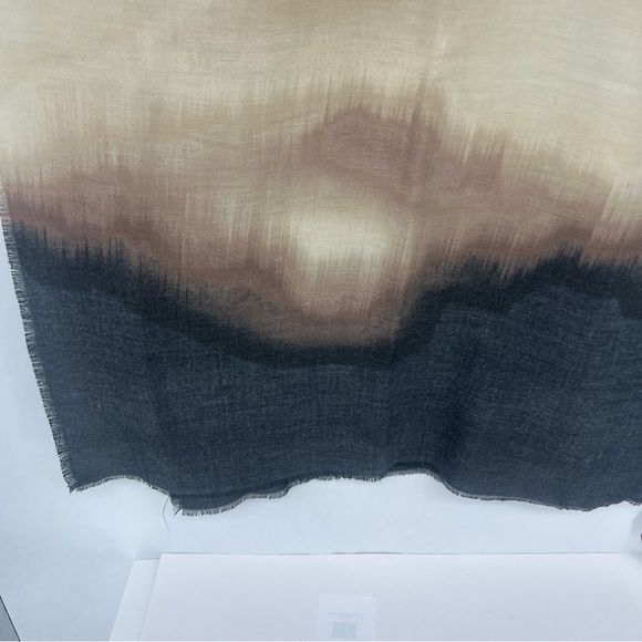 Vince Camuto Recycled Elegant Ombre Throw/Shawl - Picture 6 of 11